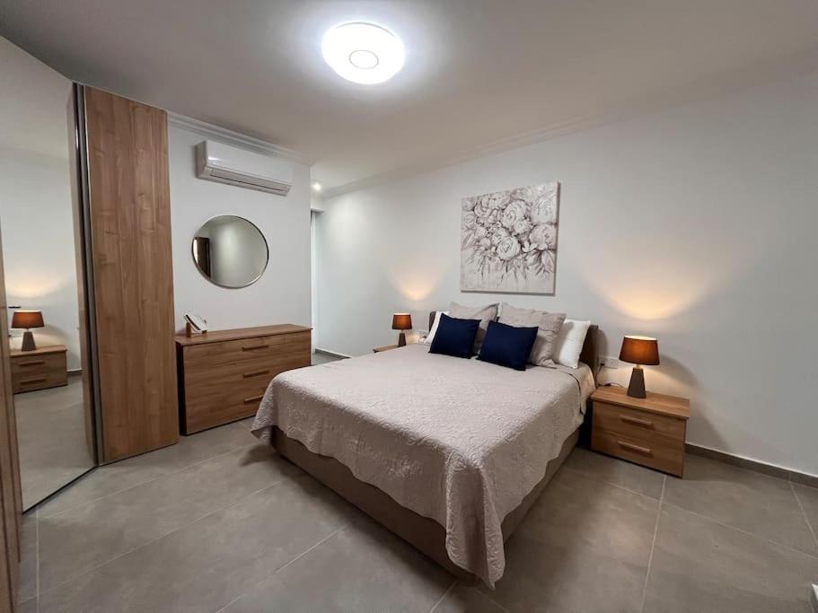 3 Bedroom Seaside Luxury Accommodation - Sleeps 8 เซนต์พอลส์เบย์ ภายนอก รูปภาพ