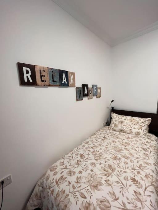 3 Bedroom Seaside Luxury Accommodation - Sleeps 8 เซนต์พอลส์เบย์ ภายนอก รูปภาพ