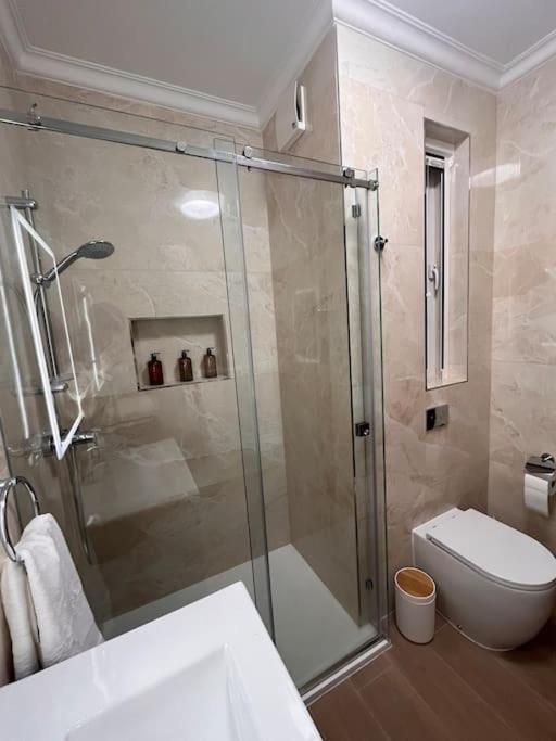 3 Bedroom Seaside Luxury Accommodation - Sleeps 8 เซนต์พอลส์เบย์ ภายนอก รูปภาพ