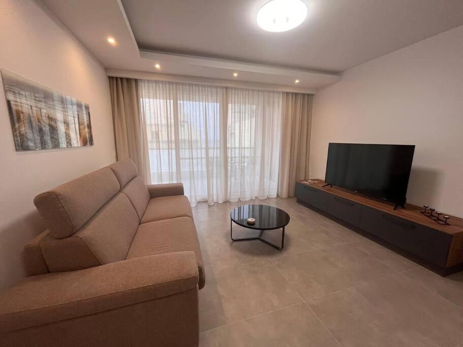 3 Bedroom Seaside Luxury Accommodation - Sleeps 8 เซนต์พอลส์เบย์ ภายนอก รูปภาพ