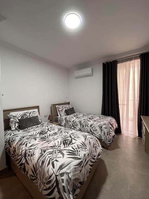 3 Bedroom Seaside Luxury Accommodation - Sleeps 8 เซนต์พอลส์เบย์ ภายนอก รูปภาพ