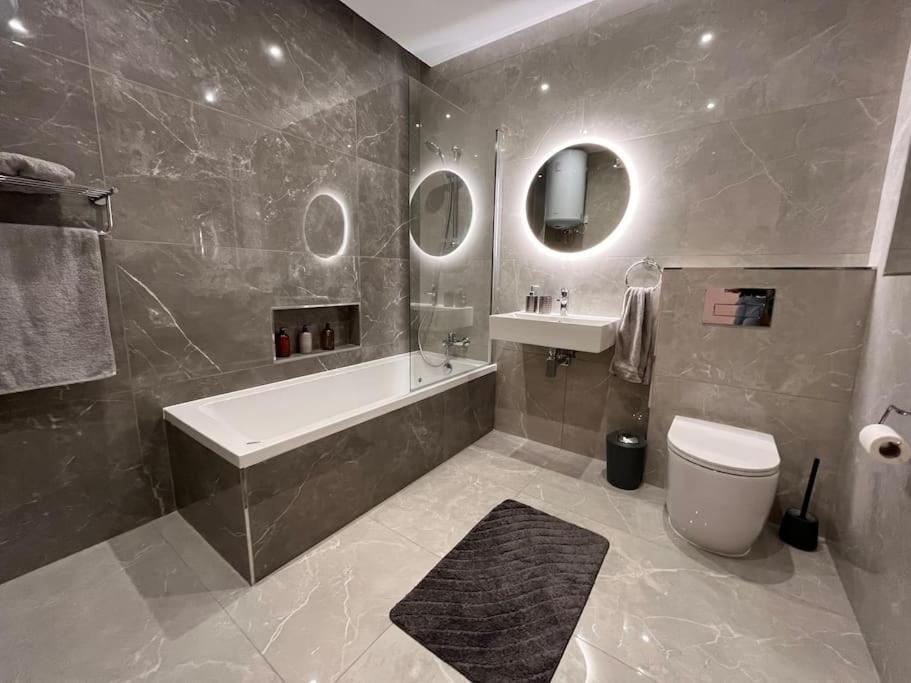3 Bedroom Seaside Luxury Accommodation - Sleeps 8 เซนต์พอลส์เบย์ ภายนอก รูปภาพ